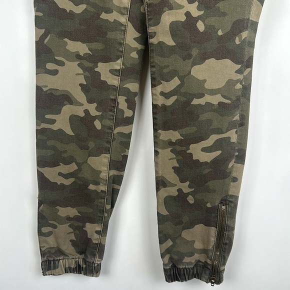 American Eagle Outfitters women’s Next Level Stretch Camo Joggers Size 2 Short - Picture 4 of 14